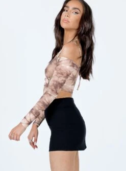 Princess Polly Selby Mini Skirt Black -Princess Polly Shop 3 modelinfo izy US2 f54f5bec 4e15 4472 a581 657f314329ce