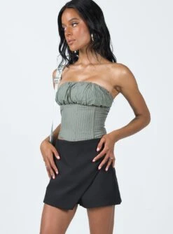 Princess Polly Indianna Cross Over Skort Black -Princess Polly Shop 3 modelinfo jenaya us2 ea33abdb 51d3 4bb8 9b66 468bd13b8e50