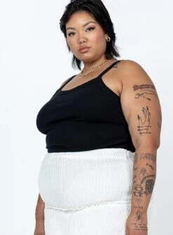 Lindsey Bodysuit Black Curve 12 Lindsey Bodysuit Black Curve -Princess Polly Shop 3 modelinfo lovisa us18 e324058c 11ab 4c37 bcf9 1f6d5b11bf74