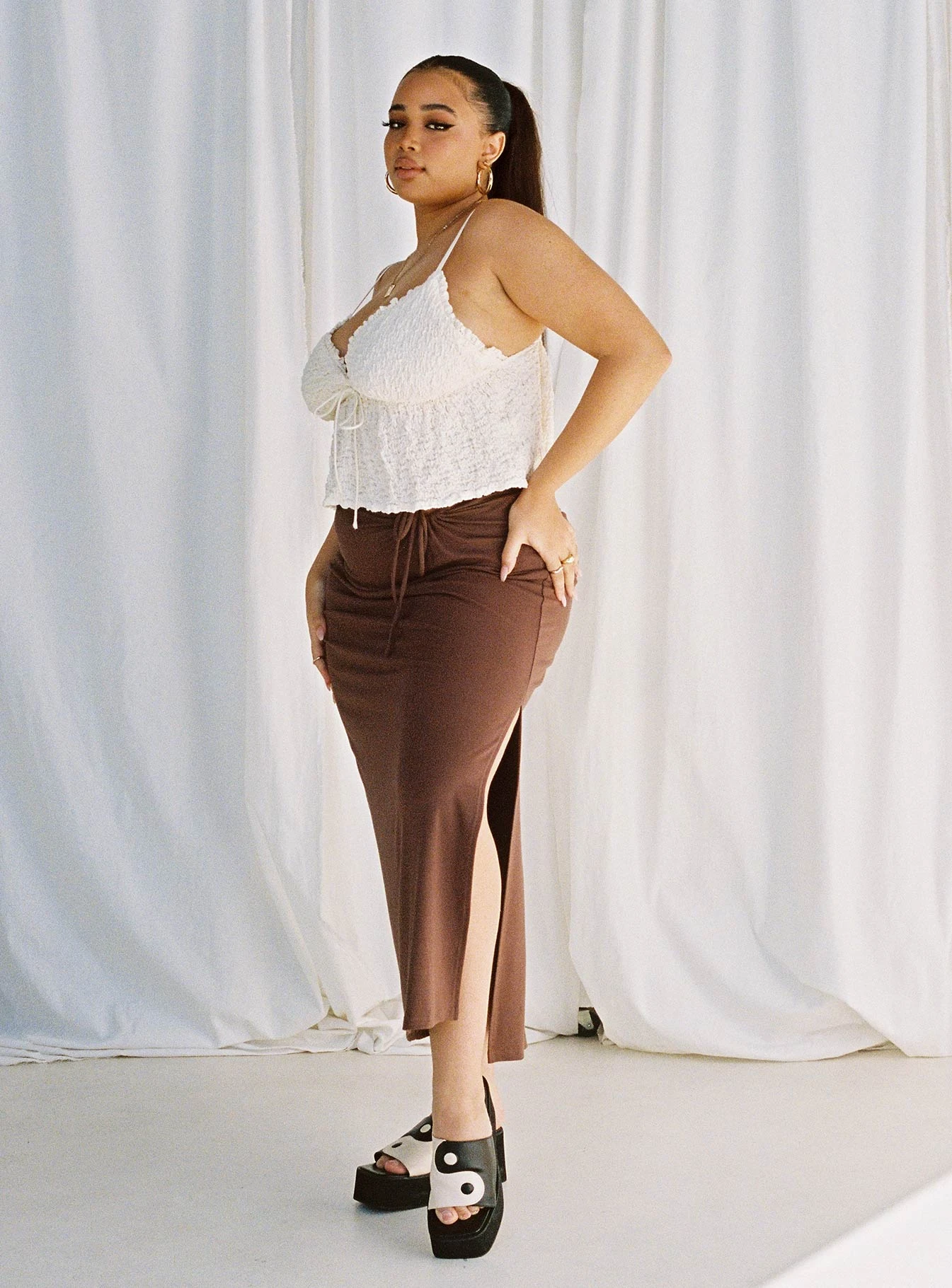 Caroline Midi Skirt Brown Curve 4 Caroline Midi Skirt Brown Curve - Image 4
