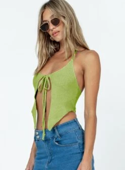 Princess Polly Gladstone Top Green -Princess Polly Shop 3 modelinfo olivia us2 6915e8b5 90cb 45f4 8241 6628796fcddb