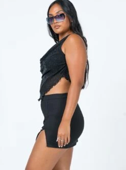 Princess Polly Marci Mini Skirt Black 6 Princess Polly Marci Mini Skirt Black -Princess Polly Shop 3 modelinfo rheanna US6 ec891f46 973f 4c65 a2ae 0662f92f4f2f