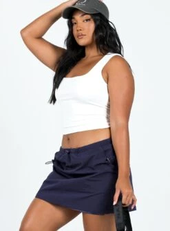 Princess Polly Valery Parachute Mini Skirt Navy -Princess Polly Shop 3 modelinfo rheanna us6 f8ff3343 c780 4efc 82b6 eaf5e1df16b8