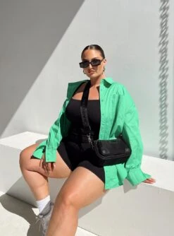 Walsh Shirt Green Curve -Princess Polly Shop 3 modelinfo riley us14 68f03e40 9bbd 47d1 a119 bcc757c853e1