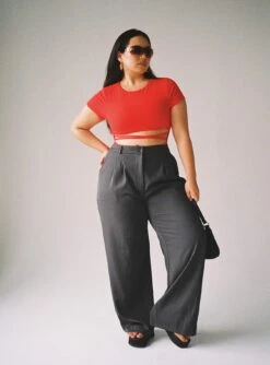 Nicola Bodysuit Red Curve -Princess Polly Shop 3 modelinfo sarah us14 637a4bc4 a3b7 419b aa31 13b04edae86b