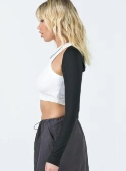 Princess Polly Kiora Bolero Top Black -Princess Polly Shop 3 modelinfo susanna us4 5032df7d 6be4 4e5e 8006 98459b488090