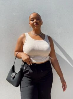 Madelyn Top Beige Curve -Princess Polly Shop 3 266aa6f1 9cfa 4462 b92d e1618a1f7c88