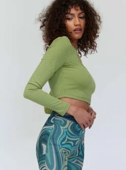 Princess Polly Hadiya Long Sleeve Top Green -Princess Polly Shop 3 5a5cc3b7 bd3d 47c2 adad 43b82d6fc521