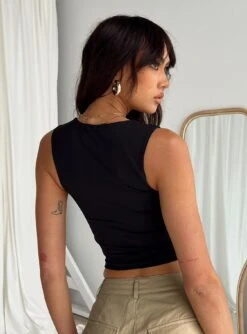 Zoe Top Black -Princess Polly Shop 4 model info Josephine us2 339a96ba aa57 4654 9e16 1df16ea96500