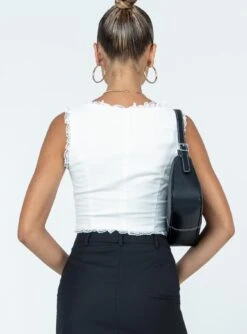 Princess Polly Silvanna Top White -Princess Polly Shop 4 modelinfo Alexis us2 91d06f62 e5d4 4404 aa6e 0293e1b2e381