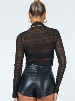 Princess Polly Maddy Long Sleeve Top Black -Princess Polly Shop 4 modelinfo Alexis us2 a9ca009a 6d92 4627 ba08 0b9a9ba301f0