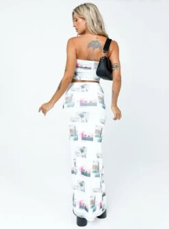 Princess Polly Iowa Maxi Skirt White -Princess Polly Shop 4 modelinfo Cathlin us2 6746f903 a1ce 429c a9e5 8af2867f2459