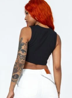 Princess Polly Lancaster Top Black -Princess Polly Shop 4 modelinfo Chlo us4 f28c41b3 1c1a 4ea1 9d79 b45fd473355e