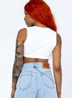 Princess Polly Honor Top White -Princess Polly Shop 4 modelinfo Chlo us4 fde5f389 9f29 466a be41 6bb8d4dbaabf