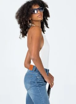 Princess Polly Allie Halter Bodysuit White -Princess Polly Shop 4 modelinfo Cindy us2 2ca62f1e 6acf 49bd 938c a7fcc838d708