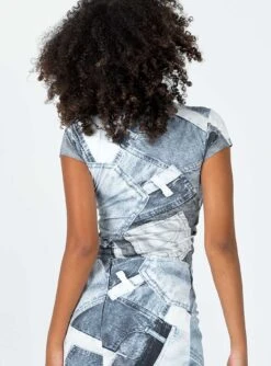 Motel Tiona Top Denim Pocket Blue -Princess Polly Shop 4 modelinfo Cindy us2 eef8b74d 0fe7 487a b16f 3e31ccd17e3b