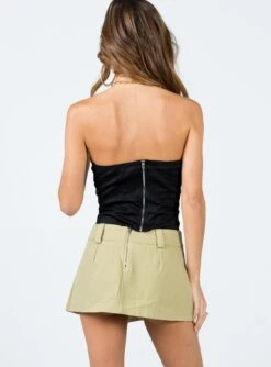 Princess Polly Leon Cargo Mini Skirt Beige -Princess Polly Shop 4 modelinfo Elise us2 55c73629 a7e0 4093 8e2e a445ee2d9580