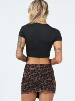 Princess Polly Lidya Ultra Micro Mini Skirt Leopard -Princess Polly Shop 4 modelinfo Emma Leigh US4 eaa53063 b71d 4100 8d39 4bf525660ae5