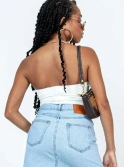 Wheeler Bodysuit White -Princess Polly Shop 4 modelinfo Idania us2 07cfaeca 9a74 4654 b2c6 901bed0f66fd