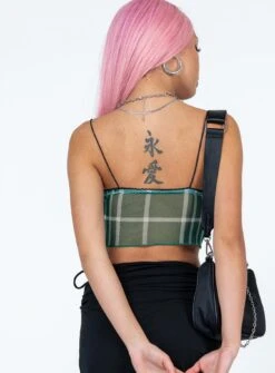 Princess Polly Glenwood Top Green 7 Princess Polly Glenwood Top Green -Princess Polly Shop 4 modelinfo Jayechelle us4 77038580 f96a 4f48 a2f6 8b00065ca614