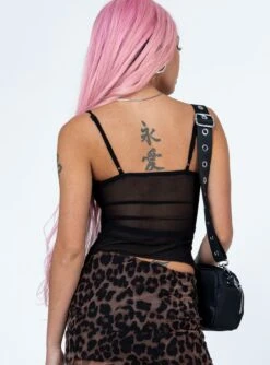 Princess Polly Rosanna Top Black -Princess Polly Shop 4 modelinfo Jayechelle us4 b7e166ff 938b 4f79 b4f2 4d253e1fdde5