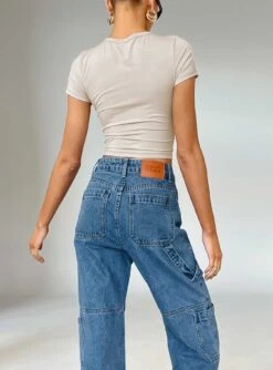 Handa Top Bone -Princess Polly Shop 4 modelinfo KIANA us2 8e11bf24 3bac 4b5b a989 2fe79d3b4bf4