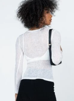 Princess Polly Everette Long Sleeve Top White -Princess Polly Shop 4 modelinfo Lindsay us2 d3395dae 9572 4083 ac5e 311c3e64d2a4