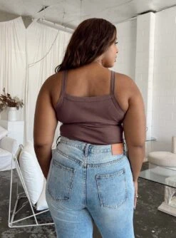 Lindsey Bodysuit Brown Curve -Princess Polly Shop 4 modelinfo Paris us14 4f2b5fd9 4bcb 4bbc a49e 2f581b8e3d5c