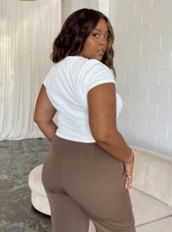 Celsey Top White Curve 7 Celsey Top White Curve -Princess Polly Shop 4 modelinfo Paris us14 a8a2c1c2 c7aa 4f3b 884d 8e09be9fe421