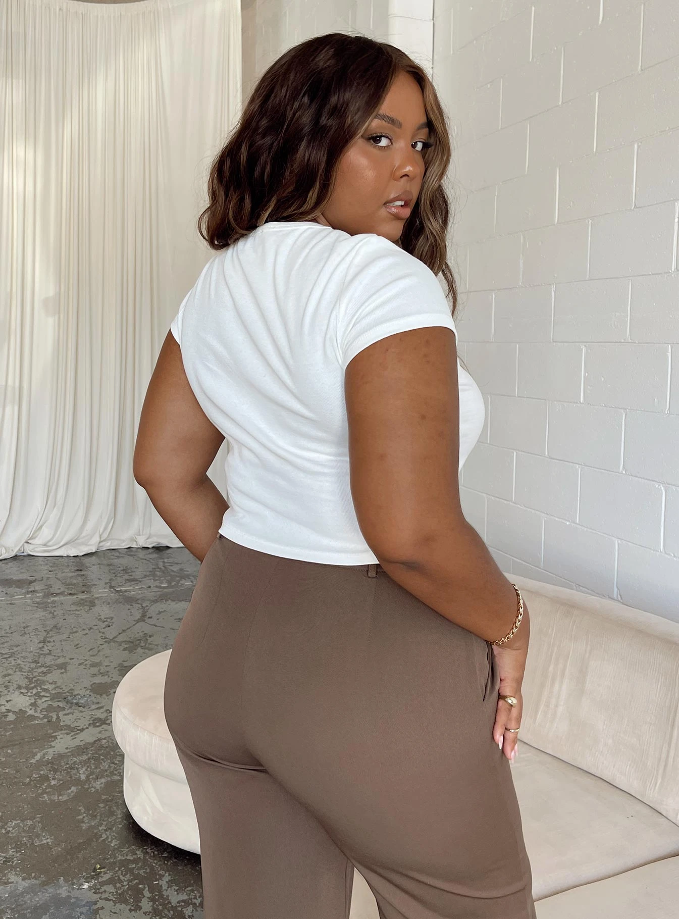 Celsey Top White Curve 4 Celsey Top White Curve - Image 4