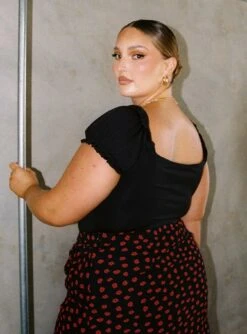 Medina Bodysuit Black Curve -Princess Polly Shop 4 modelinfo Riley us14 2b396440 9b22 4e1e b7af 5c4d988ad5b8