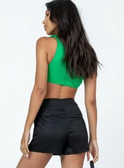 Princess Polly Kittie Skort Black -Princess Polly Shop 4 modelinfo Vivien us4 64e984b1 65e3 41a2 ba75 9be9df0cfc11