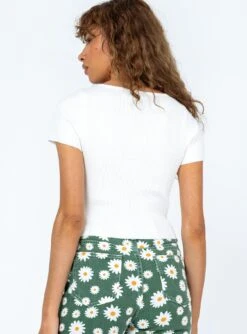 Princess Polly Zeren Top White -Princess Polly Shop 4 modelinfo alyssa us4 39e7be3e be32 43c9 a065 e0990f87dee8
