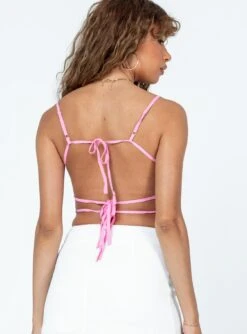 Princess Polly Ruth Top Pink Floral -Princess Polly Shop 4 modelinfo alyssa us4 9c515fab 3919 4912 9bc5 42cc576a2542