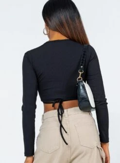 Princess Polly Evren Long Sleeve Top Black -Princess Polly Shop 4 modelinfo carter us2 f1c9ce79 e908 432e a460 46f578a7f4fd