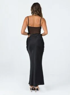Princess Polly Roche Maxi Skirt Black -Princess Polly Shop 4 modelinfo casey us2 e8658a1b 1389 47ac b660 2f853ee5c2c4