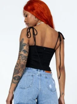 Princess Polly Mathea Top Black -Princess Polly Shop 4 modelinfo chlo us4 4dbbe235 9cff 4ee4 af5b 2a28ecf9f8ec