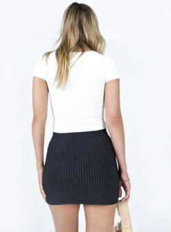 Princess Polly Misunderstood Mini Skirt Black -Princess Polly Shop 4 modelinfo chloe us2 8b879e5d a040 44b7 98e3 06b6e262351a