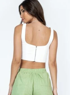 Princess Polly Holland Top White -Princess Polly Shop 4 modelinfo cindy us2 76bfc316 08cd 4e5b 908e 0f203fb50769