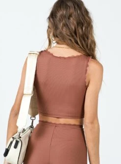 Princess Polly Kesor Top Brown -Princess Polly Shop 4 modelinfo elise us2 00f205ad 119a 46dd b7b9 a74deb5aba31