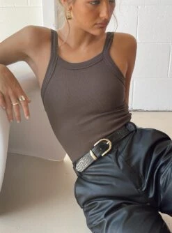 Lindsey Bodysuit Brown -Princess Polly Shop 4 modelinfo elise us2 5556ad13 f944 49e1 87c6 ea85d5c7ae4d