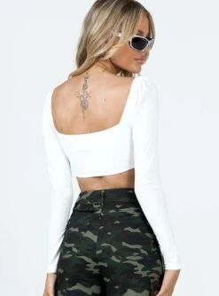 Rogers Long Sleeve Top White 9 Rogers Long Sleeve Top White -Princess Polly Shop 4 modelinfo elly us2 d992e35e 1cf6 4ba2 b58b af45ba340d26