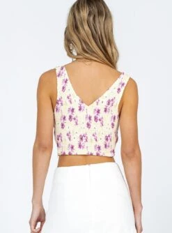 Princess Polly Nellie Top Yellow Floral -Princess Polly Shop 4 modelinfo emily us2 ec49b5a1 d644 4f30 8102 5b92c8f62b8b