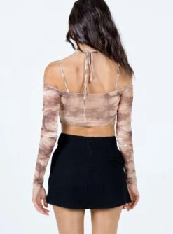 Princess Polly Selby Mini Skirt Black -Princess Polly Shop 4 modelinfo izy US2 89665616 26b3 4237 b4e9 d0bc88d861b2