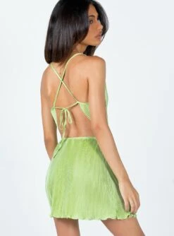 Princess Polly Serenada Mini Skirt Green 9 Princess Polly Serenada Mini Skirt Green -Princess Polly Shop 4 modelinfo jess us2 5312954e c314 48ed 8e92 0817fc03023c