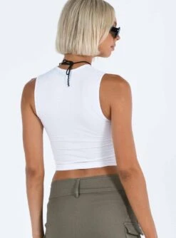 Motel Monlo Top White / Pink 11 Motel Monlo Top White / Pink -Princess Polly Shop 4 modelinfo kauri us2 18b78ca1 6294 4e5e a132 3c3ada404333