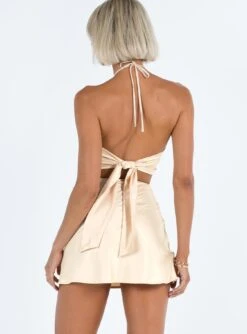 Marianna Set Champagne -Princess Polly Shop 4 modelinfo kauri us2 56274c2b 697f 4454 9c8e fd5d9c341d09