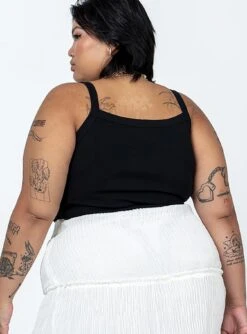 Lindsey Bodysuit Black Curve 13 Lindsey Bodysuit Black Curve -Princess Polly Shop 4 modelinfo lovisa us18 ecbd8551 e967 442b bf25 e6b36bcfe02d