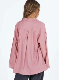 Princess Polly Callie Shirt Pink -Princess Polly Shop 4 modelinfo mirte us2 ed4d7123 331c 4fc1 b861 219a3180c917