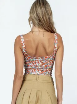 Princess Polly Attadale Top Floral -Princess Polly Shop 4 modelinfo olivia us2 028183d2 e64e 4a80 be3d 32e8efb89885